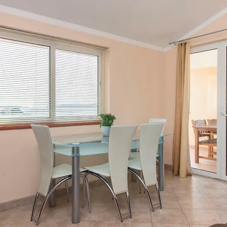 Bozena Apartment *