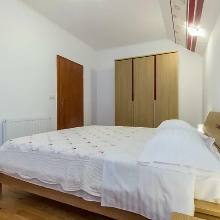 Bozena Apartment *